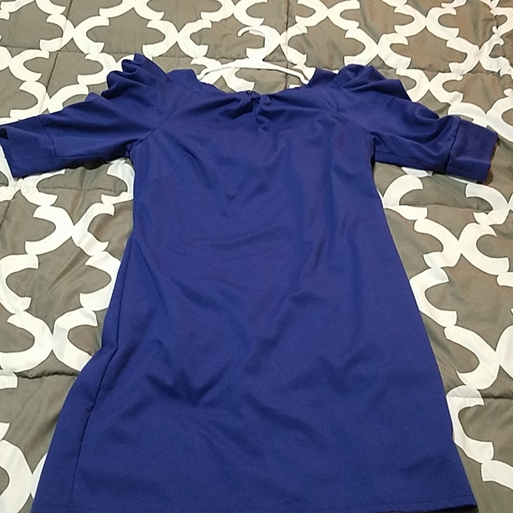 Puff sleeves dress